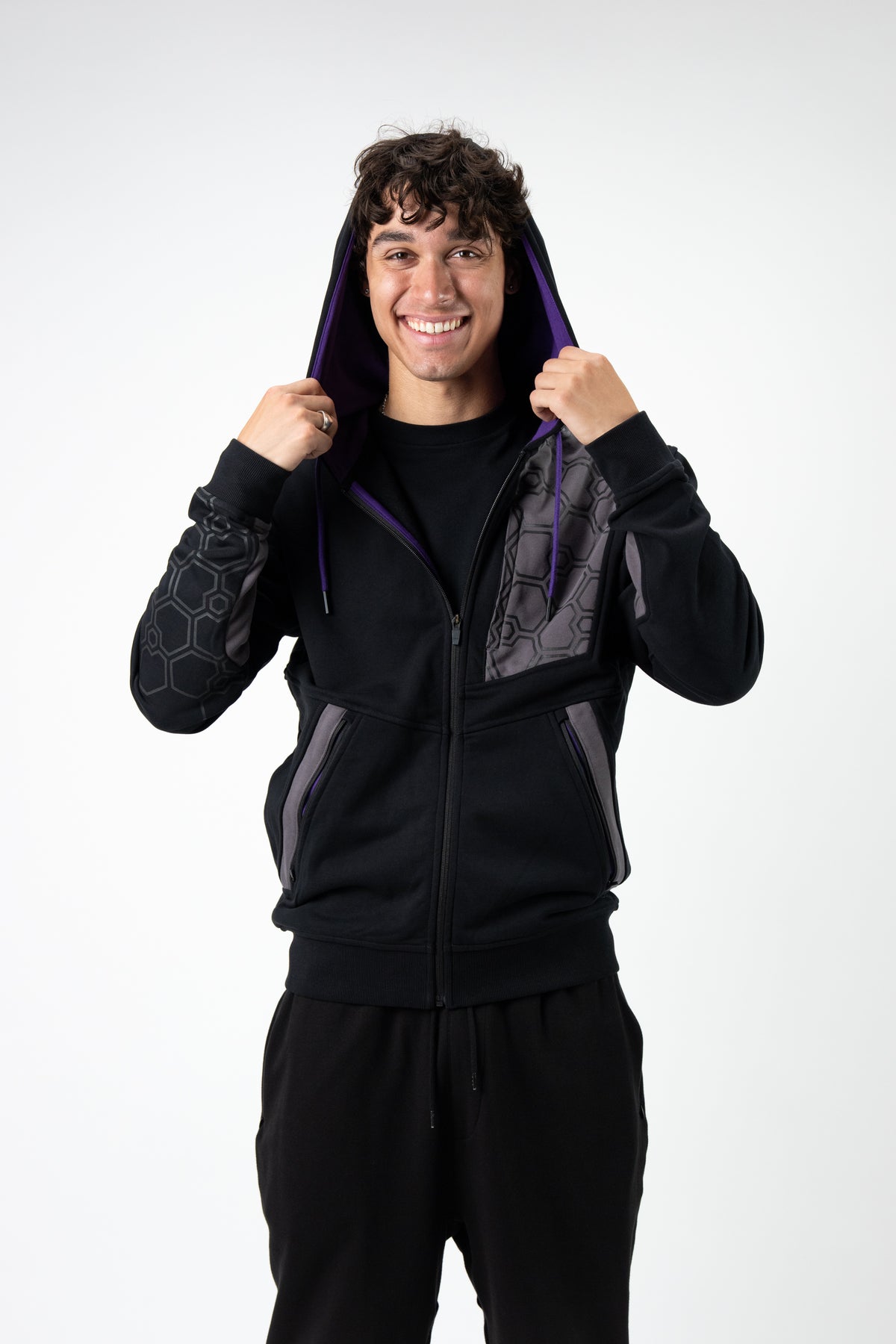 Model: Mateo, Height: 6'1½", Size: Medium 