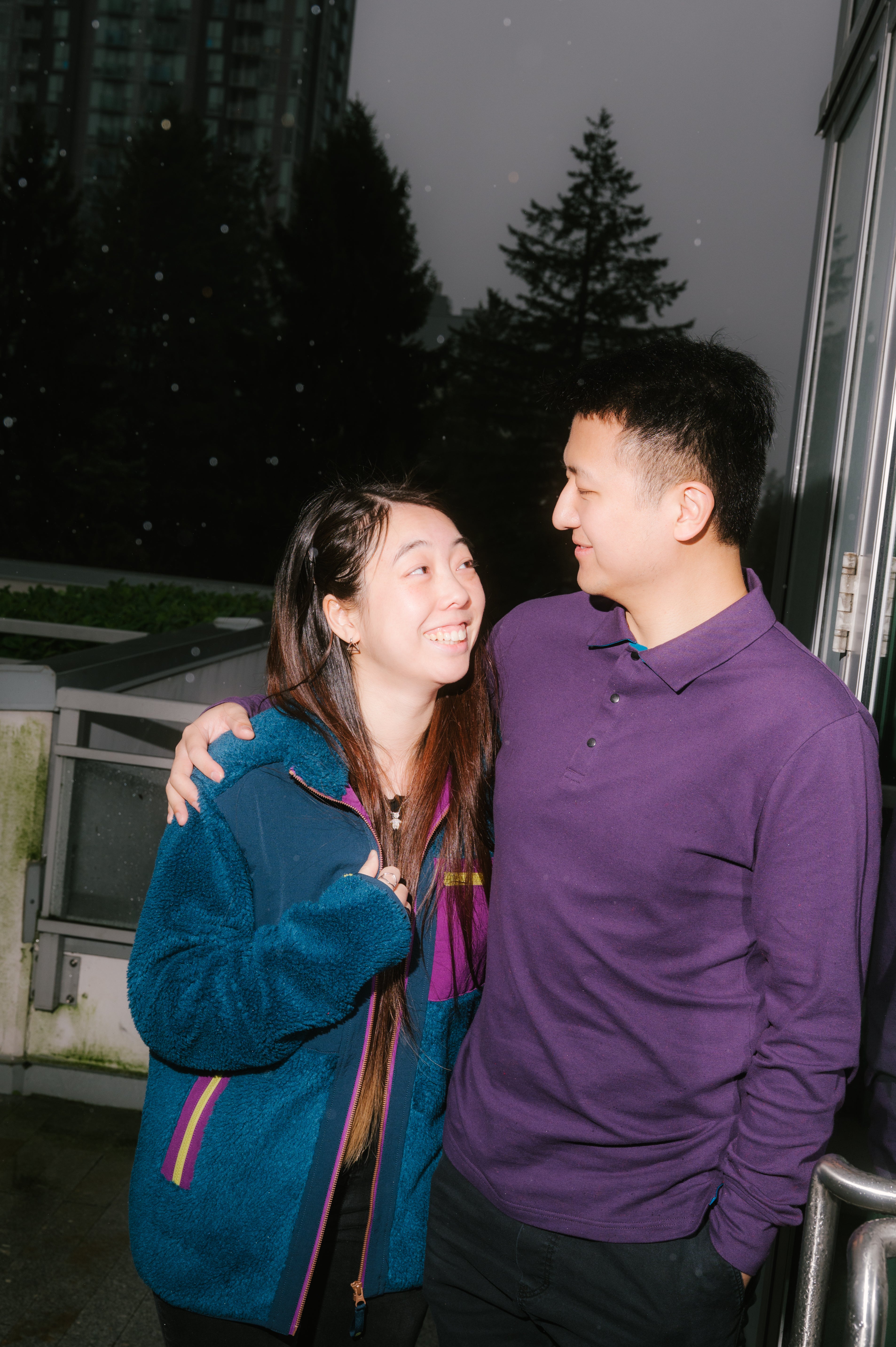 Model: Natalie, Size: X-Small, Height: 5’5”/165cm, Model: Michael, Size: Medium, Height: 5'10"/178cm