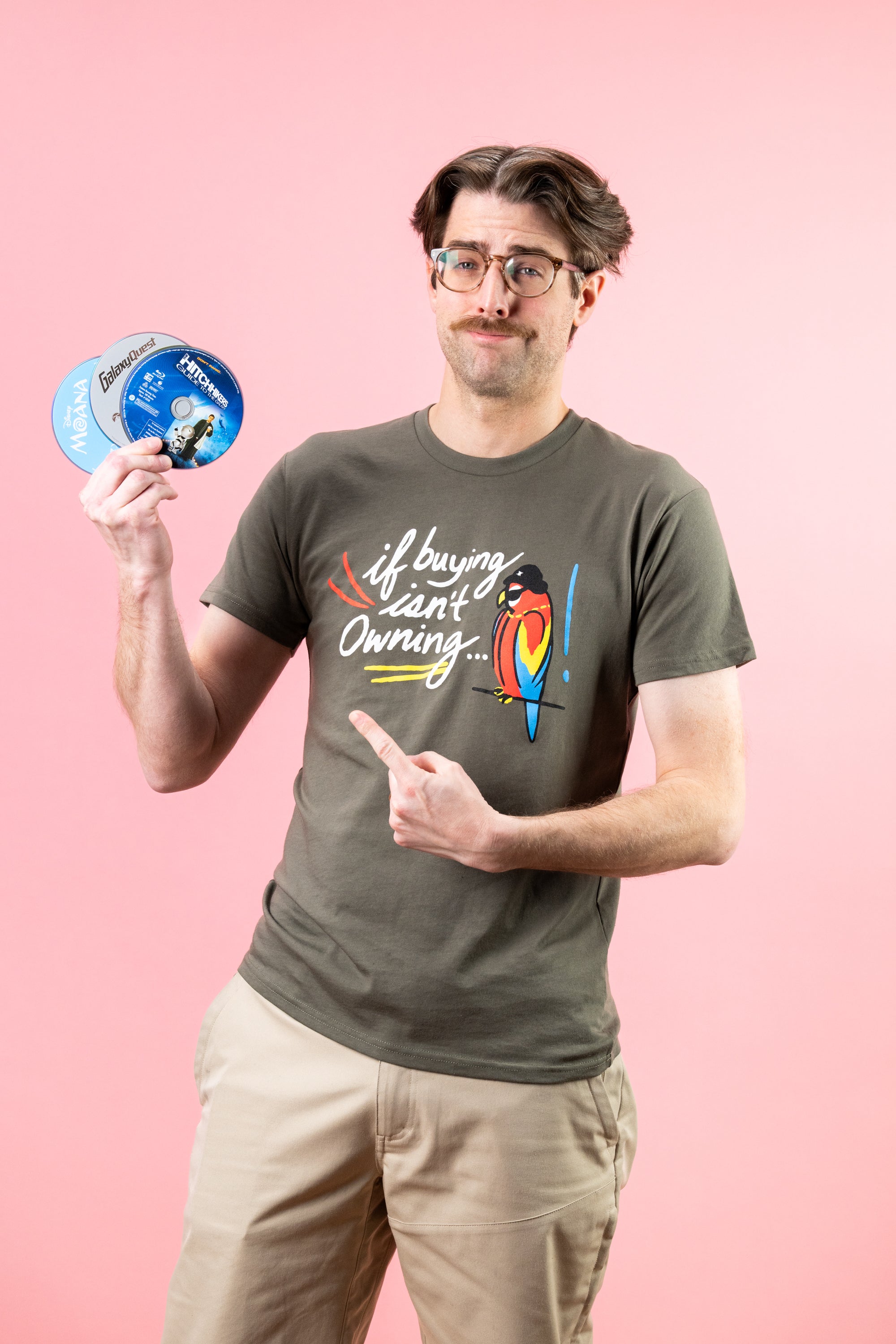 Model: Riley, Size: Medium, Height: 6’1”/185cm