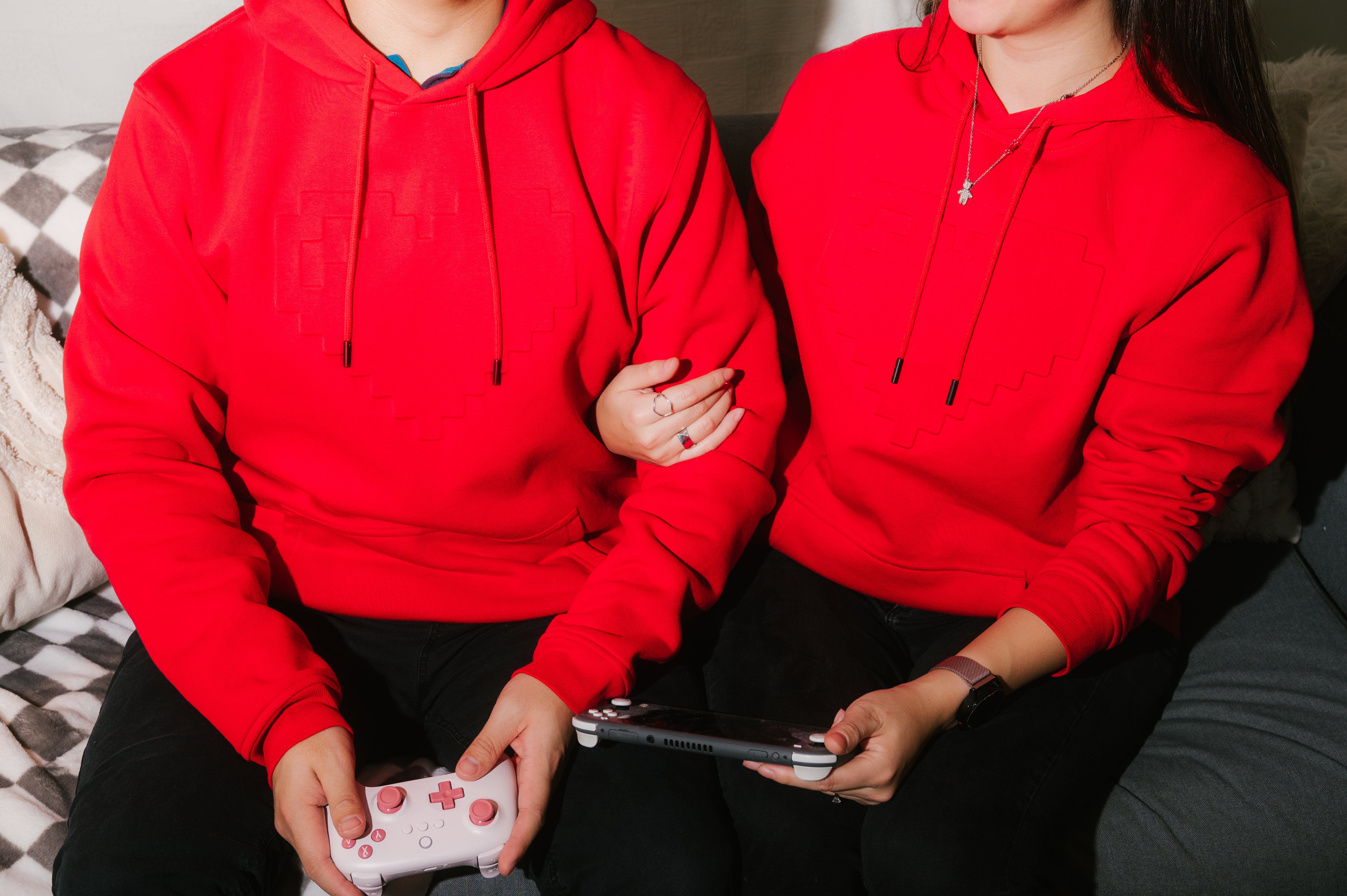 Model: Michael, Size: Large, Height: 5'10"/178cm, Model: Natalie, Size: Small, Height: 5’5”/165cm