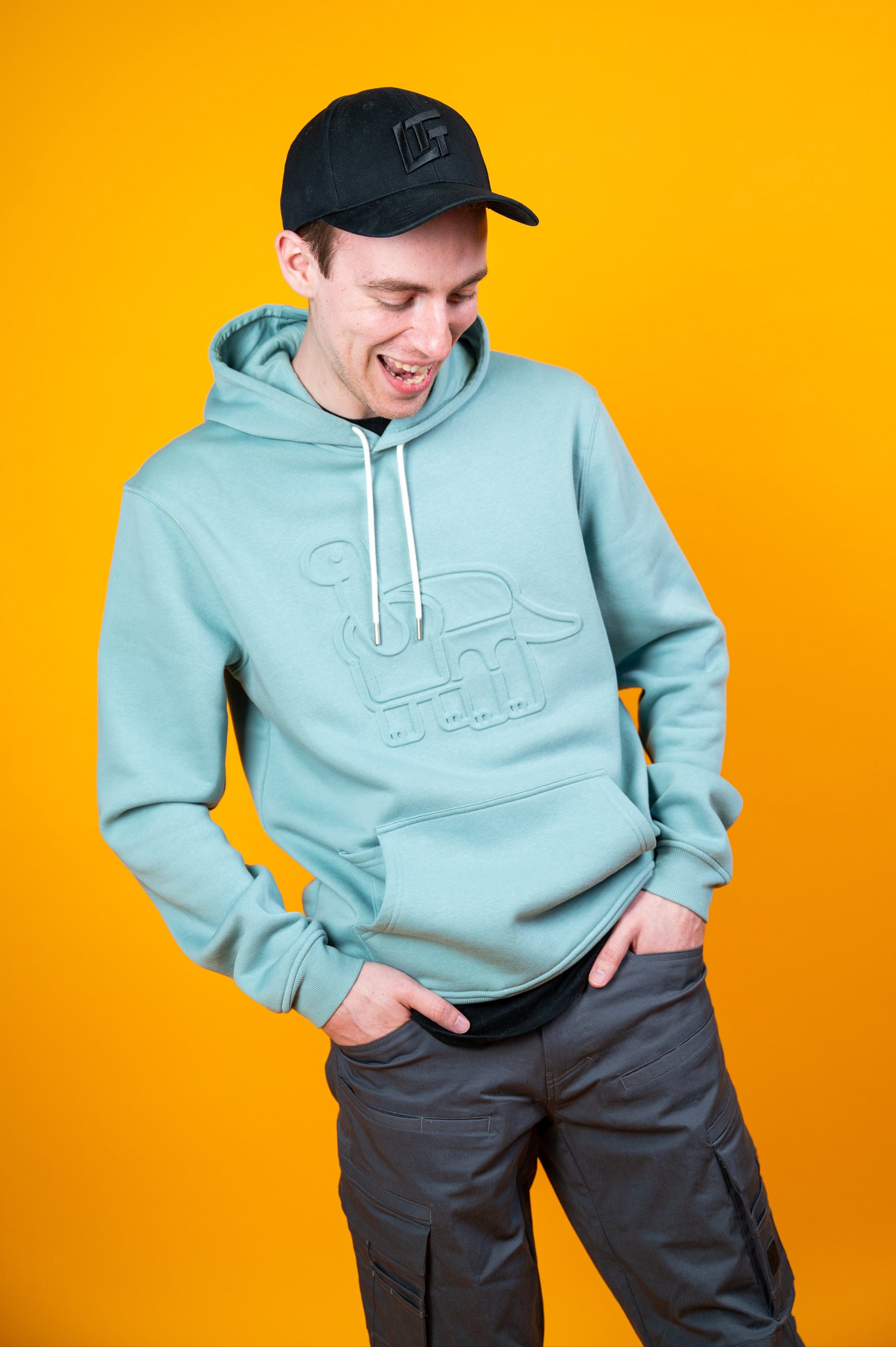 Model: Chase, Size: Medium, Height: 5’11”/180cm