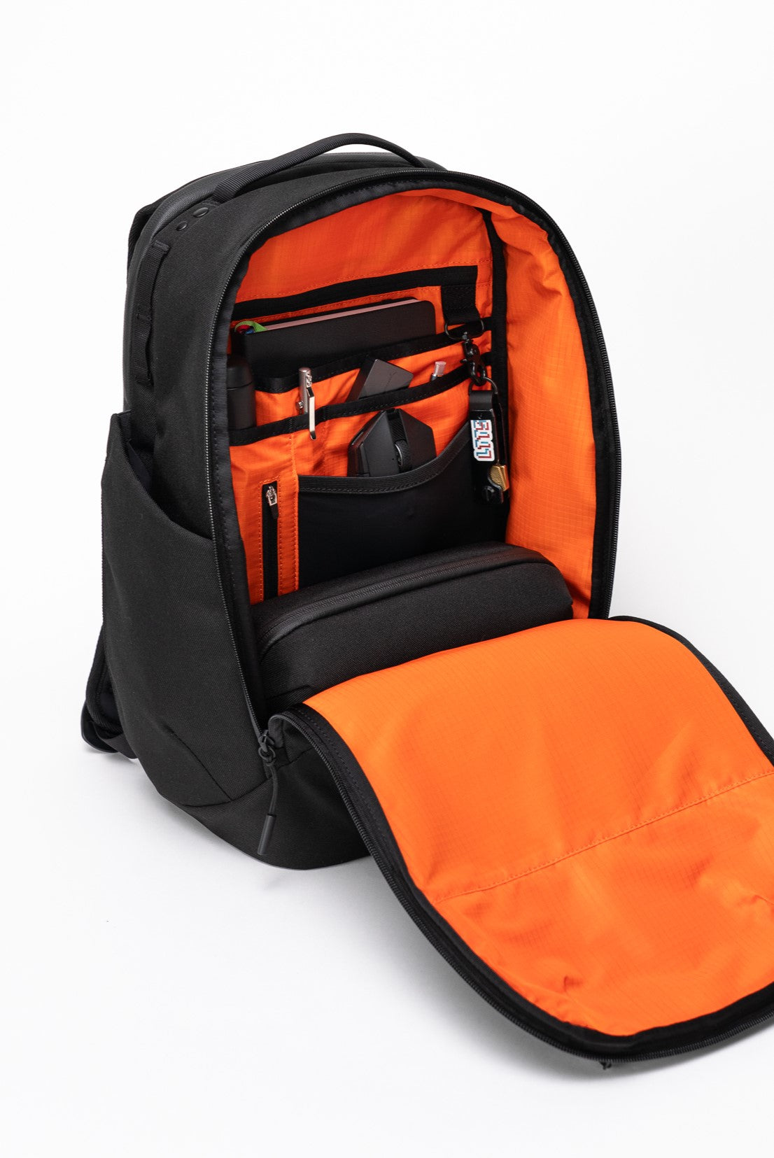 Commuter Backpack - 22L External / 20L internal capacity