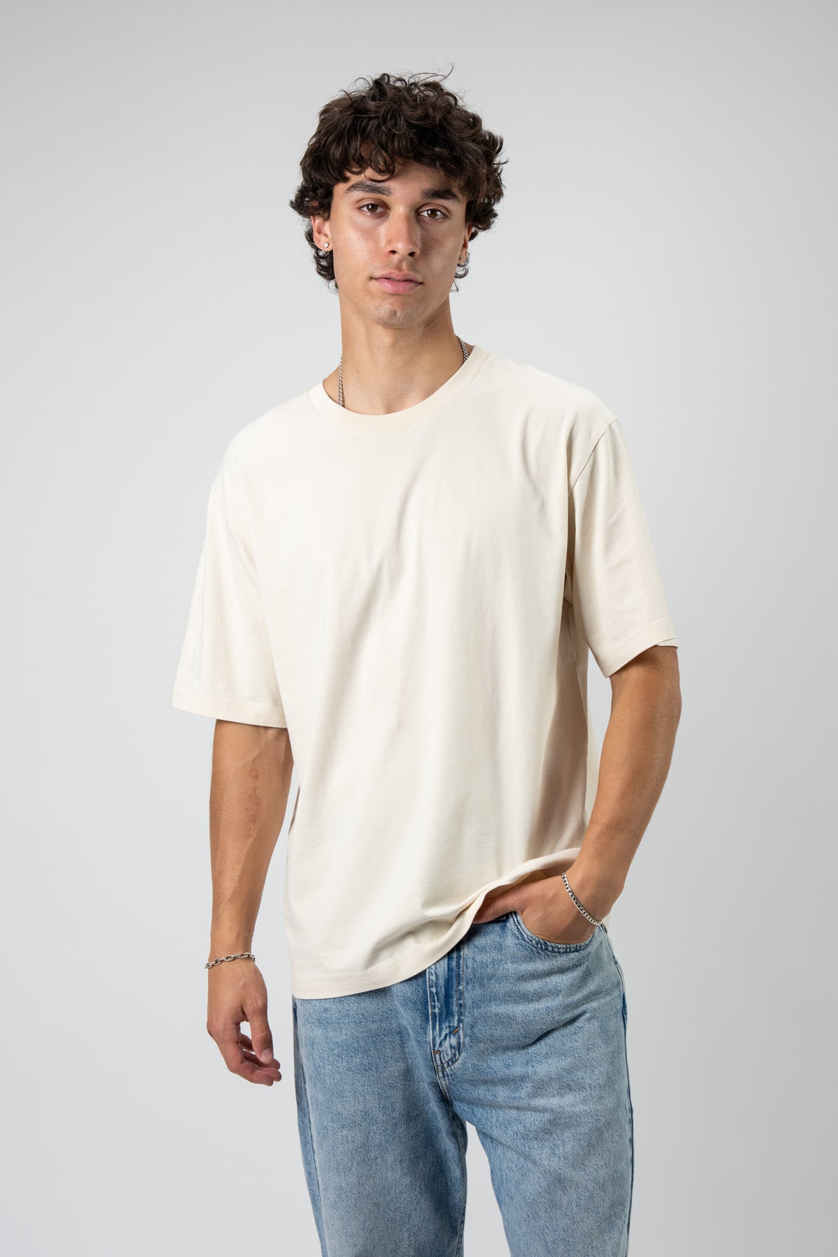 Model: Mateo, Size: Medium, Height: 6'1½"
#color_whitecap