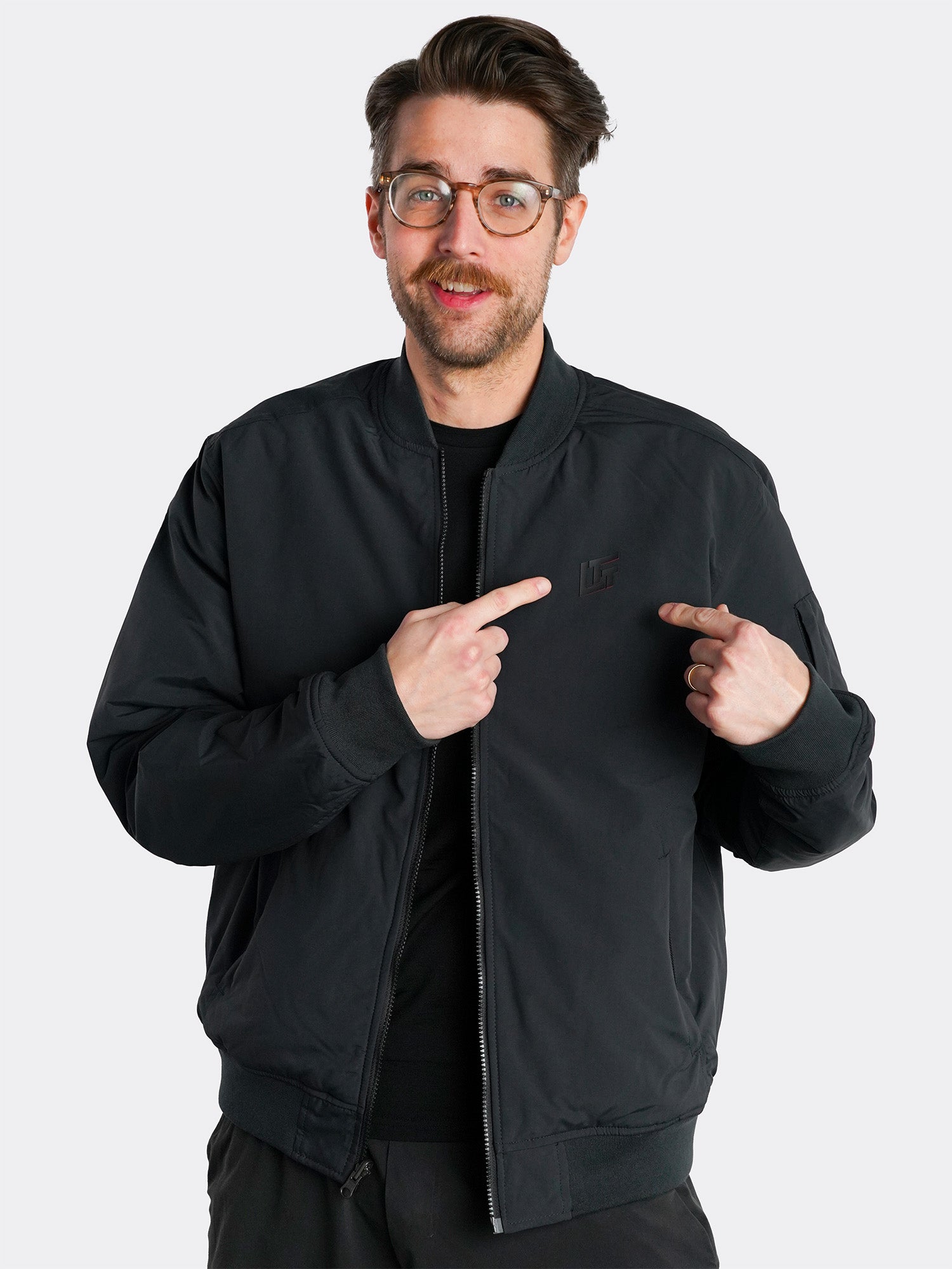 Model: Riley, Size: Large, Height: 6’1”/185cm