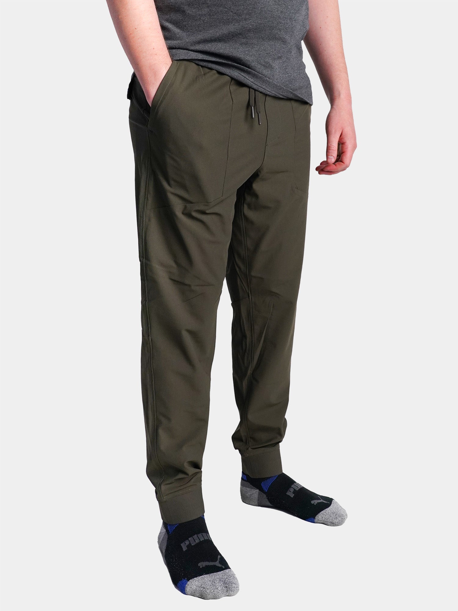 Model: Alex C, Size: Medium / Standard, Height: 6’/183cm
