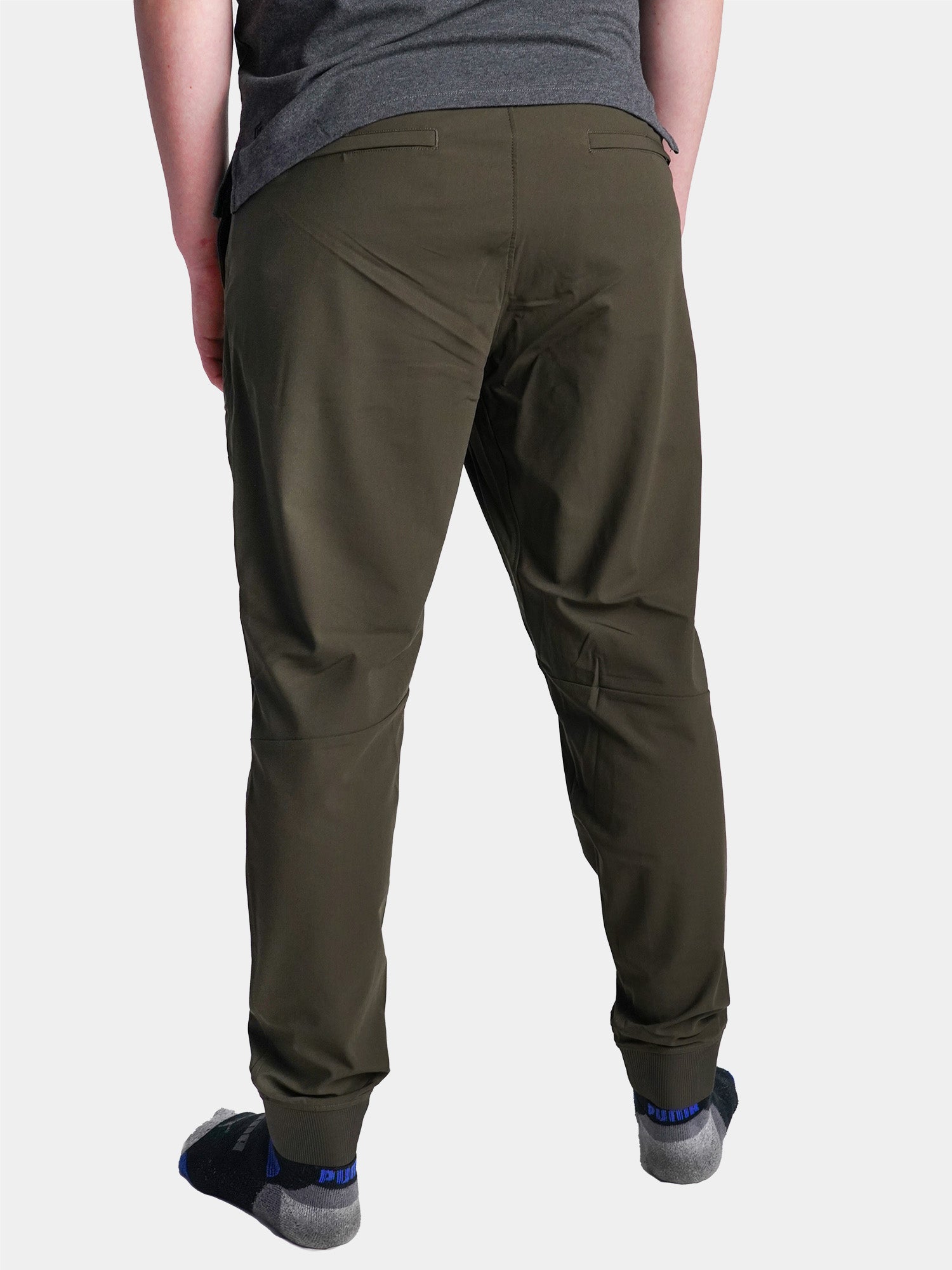 Model: Alex C, Size: Medium / Standard, Height: 6’/183cm