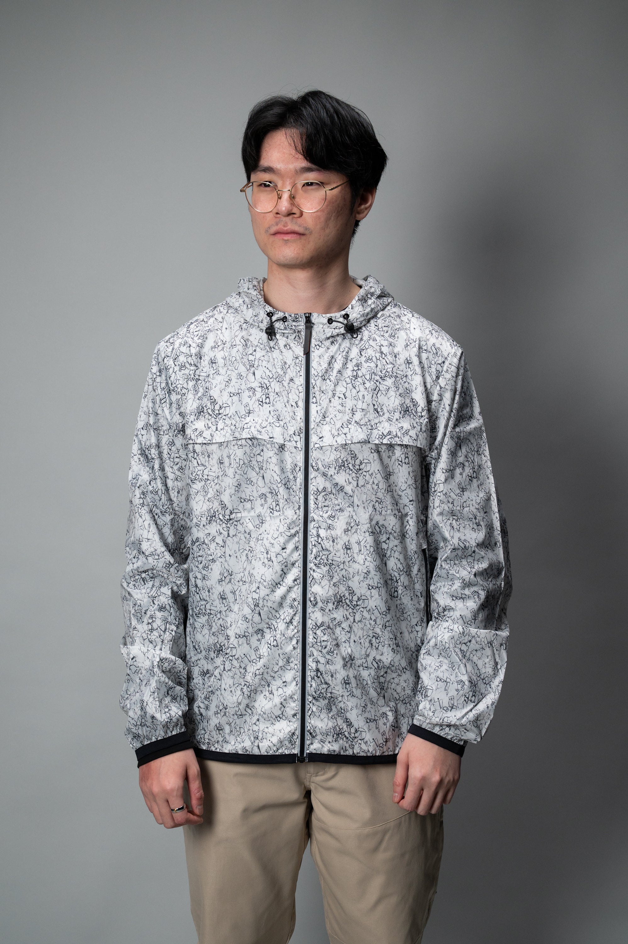 Model: Victor, Size: Medium, Height: 6’/183cm