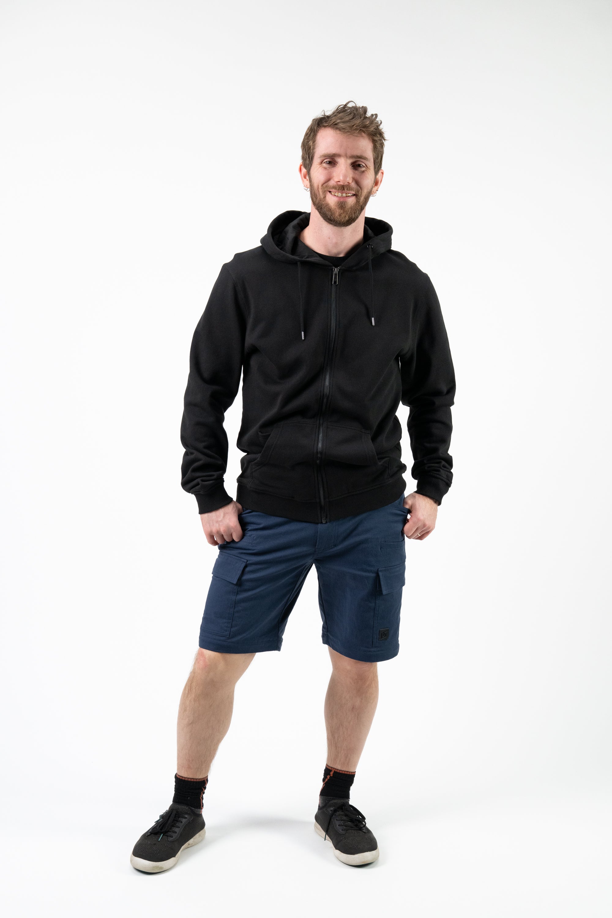 Model: Linus, Size: Regular 34", Height: 5'6"/168cm