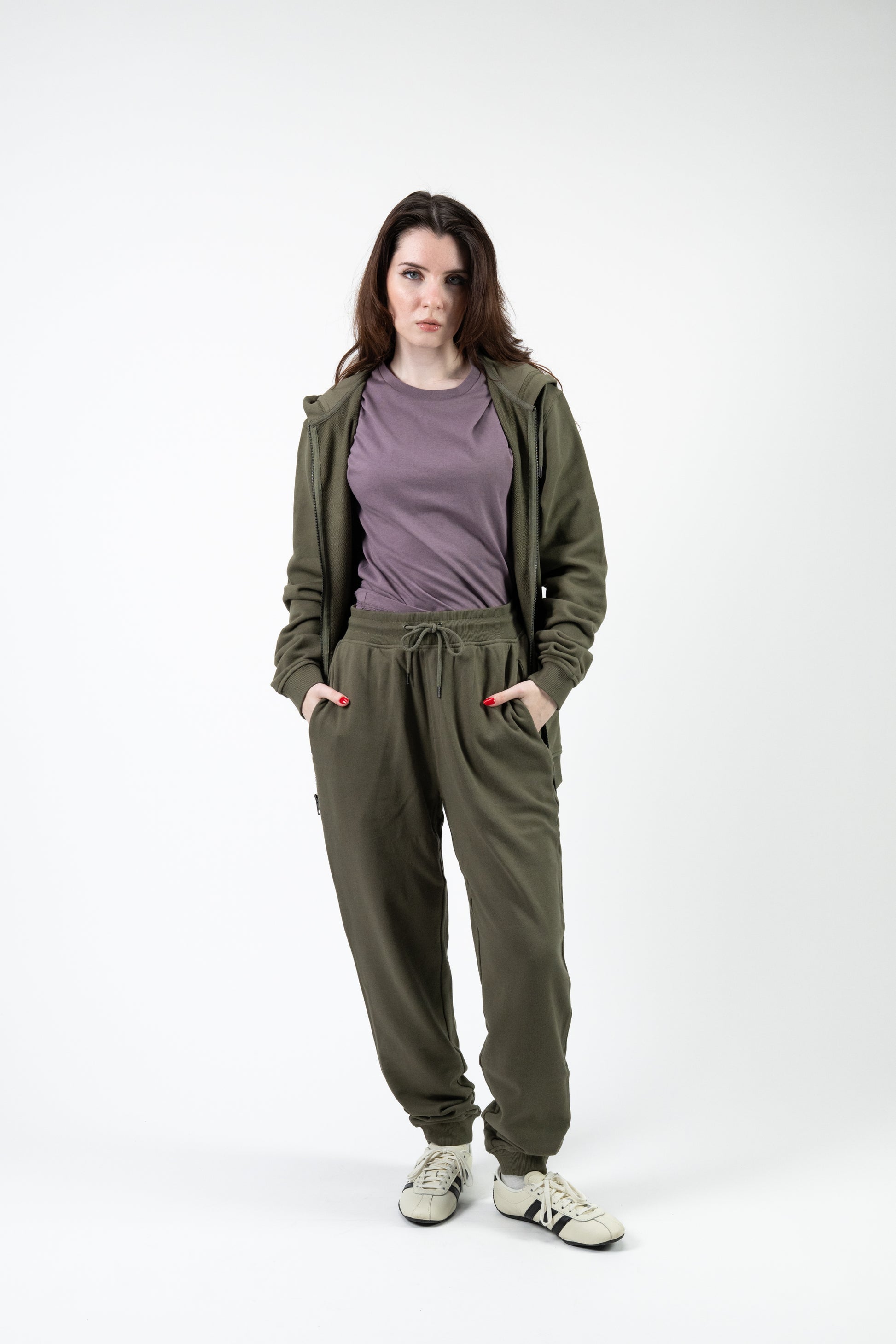 Model: Tatjana, Size: Small, Height: 5’7”/170cm