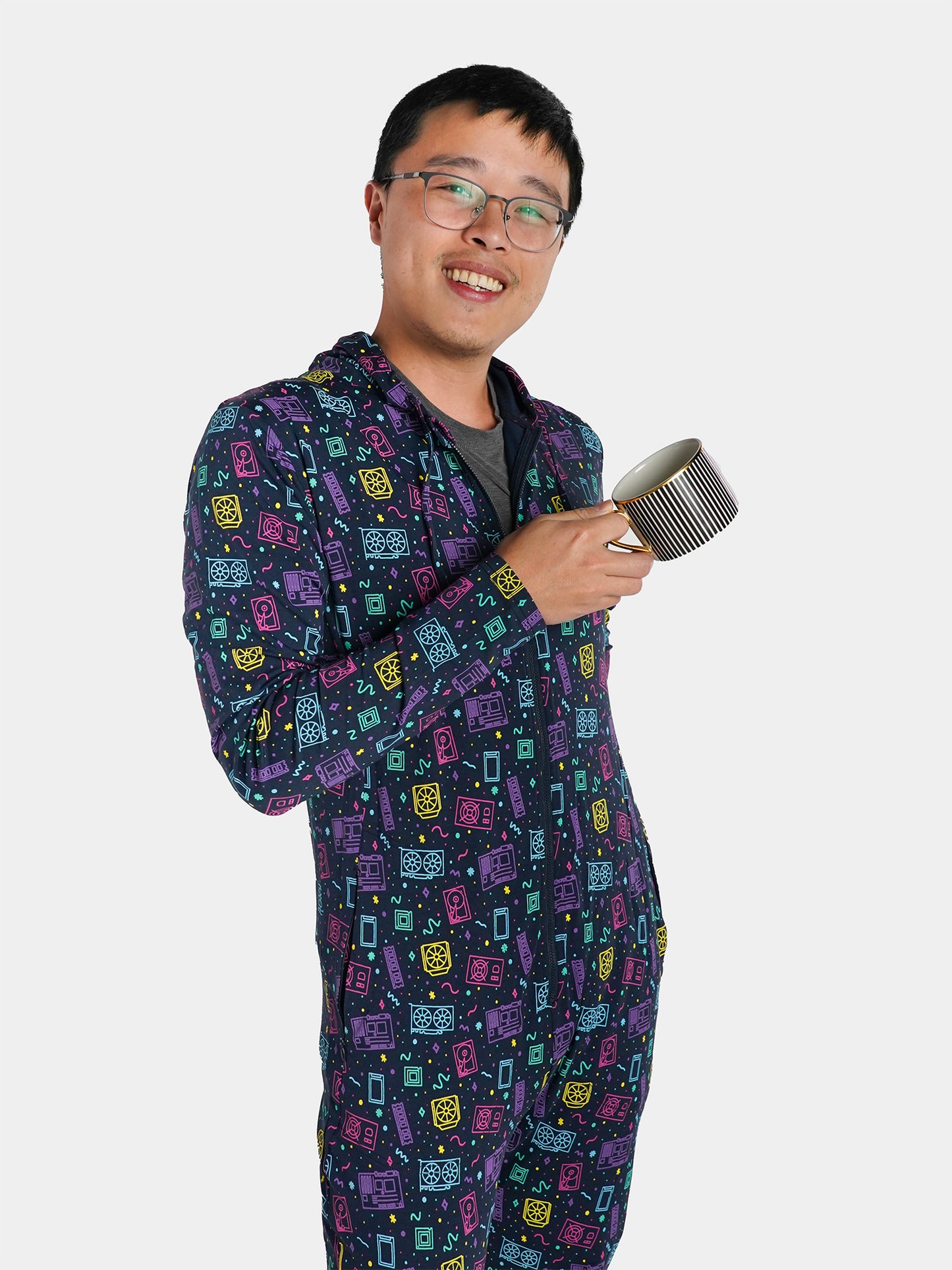 Model: Dennis, Size: Small, Height: 5’7”/170cm