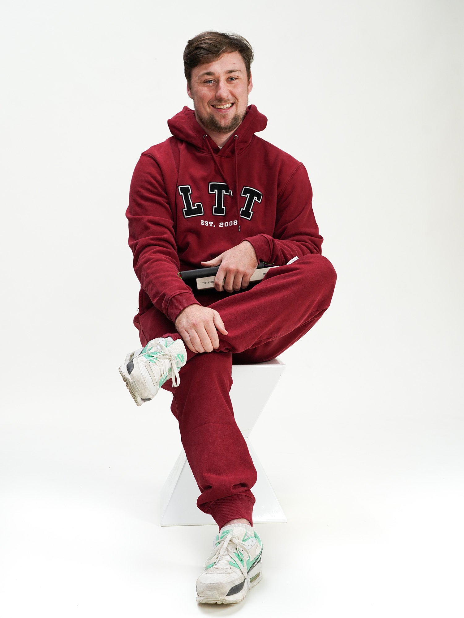 Model size: Large, Height: 5’9”/175cm