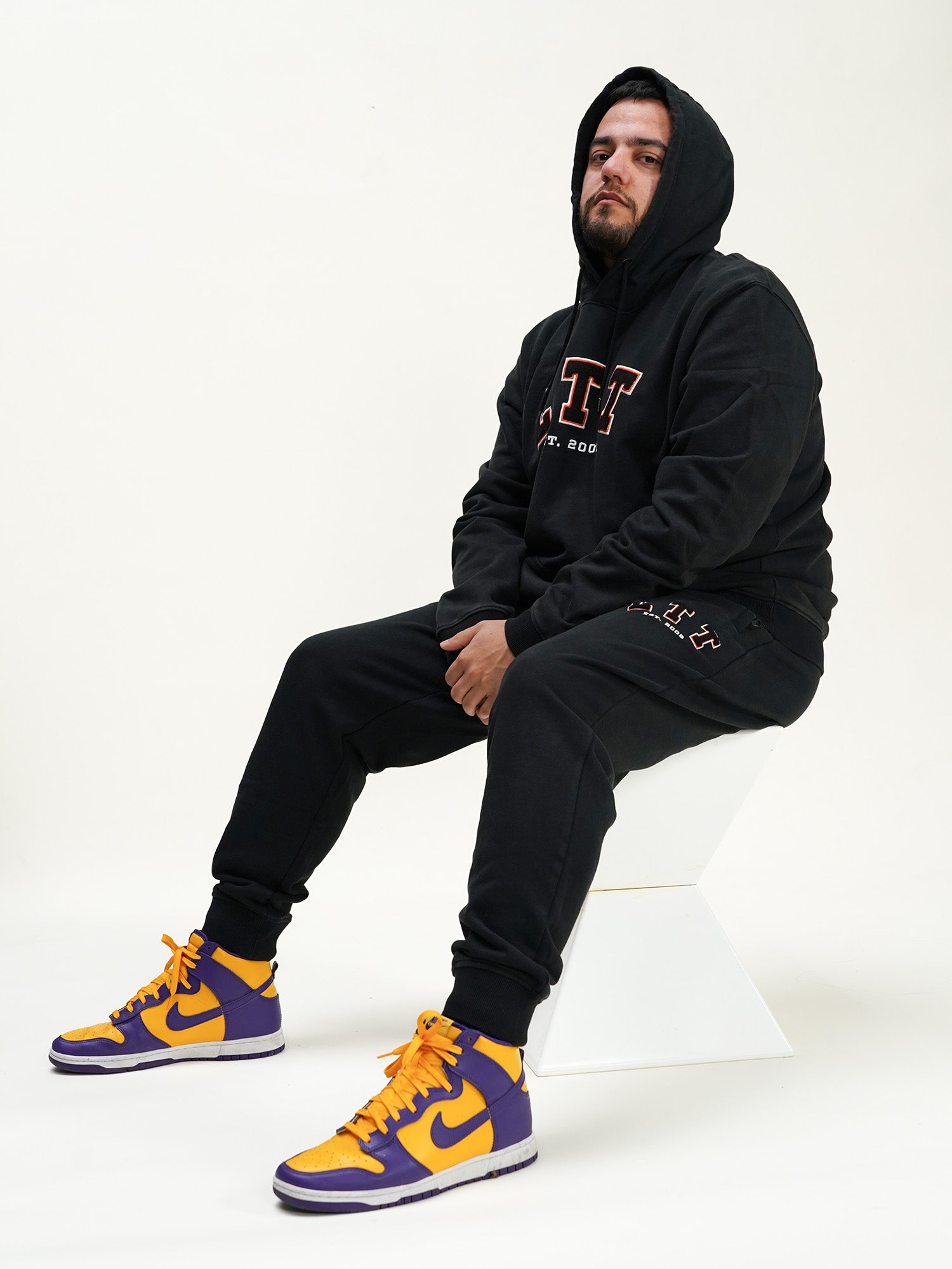 Model: Shahrad, Size: X-Large, Height: 5’11”/180cm