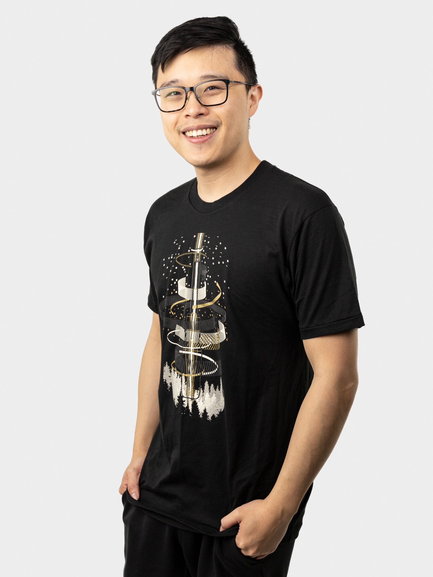 Model: Dennis, Size: Medium, Height: 5’7”/170cm