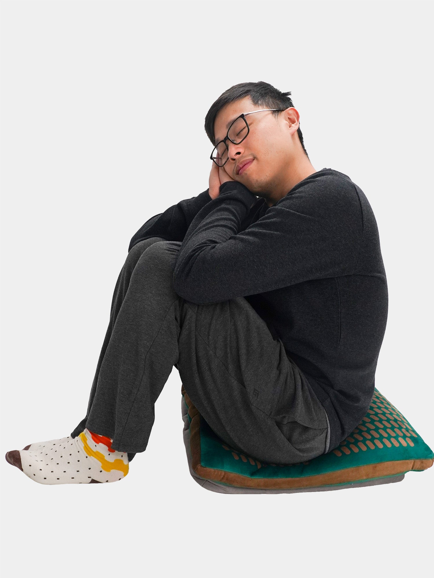 Model: Dennis, Size: Medium / Standard, Height: 5’7”/170cm