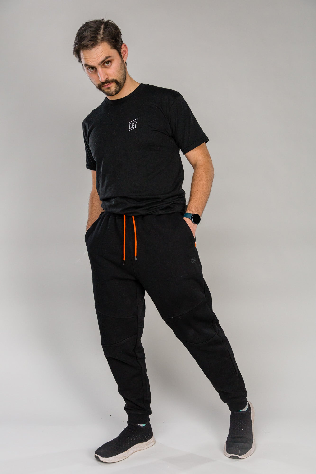 Model: James, Size: Medium / Mid-length, Height: 5’9”/175cm