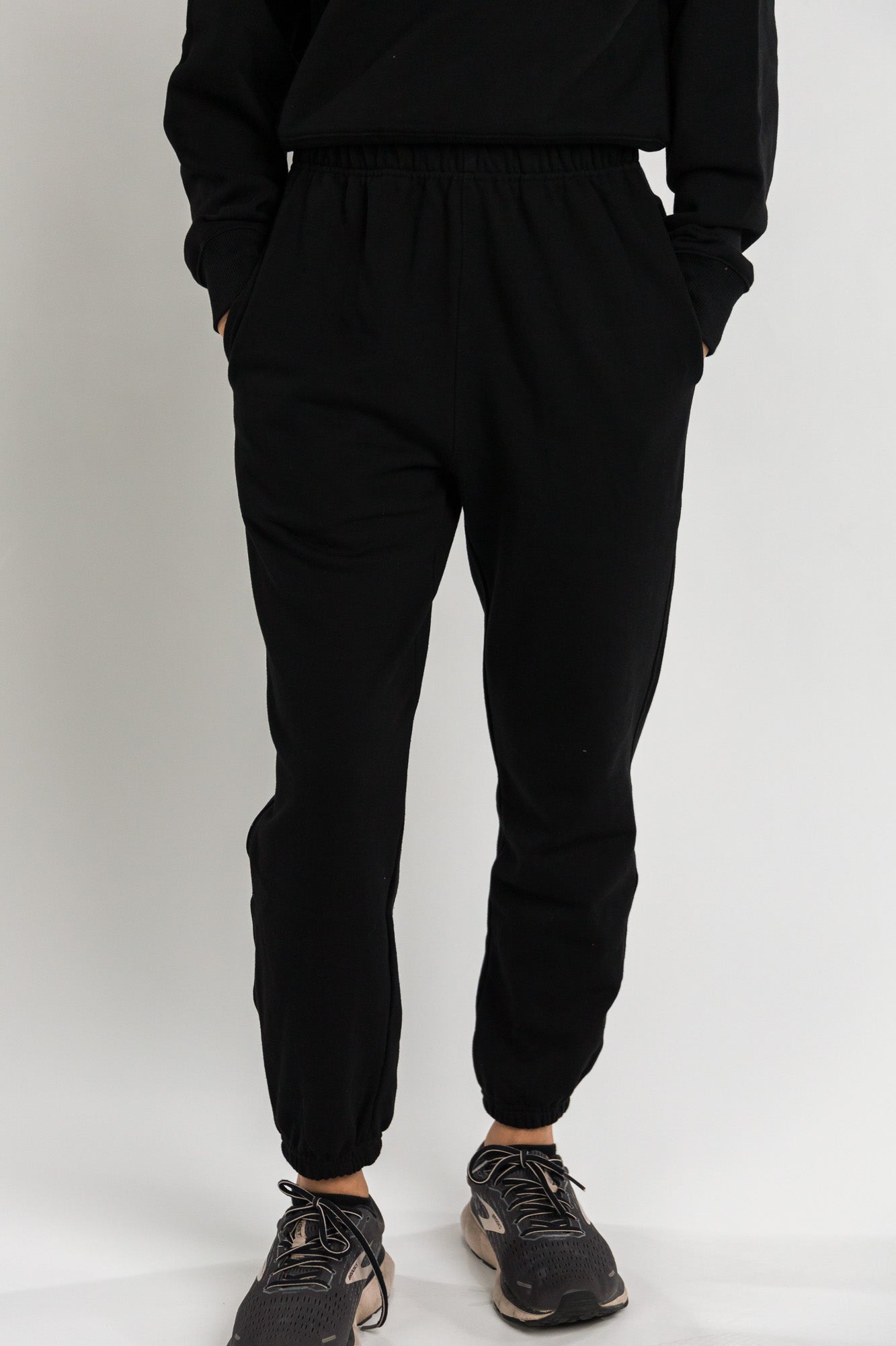 Model: Yvonne, Size: Small, Height: 5’4.5”/164cm