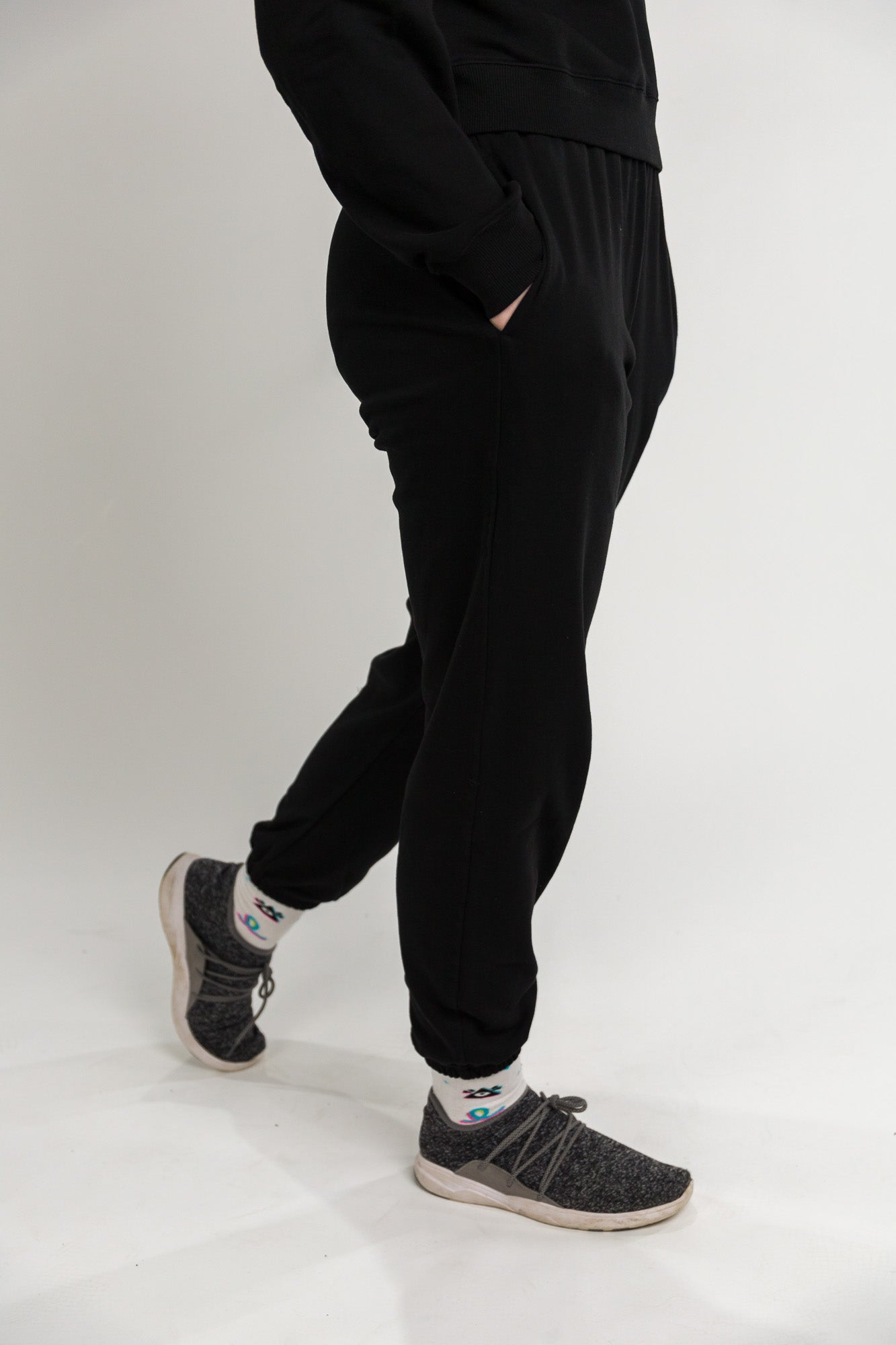 Model: Emily, Size: Medium, Height: 5’11”/180cm
